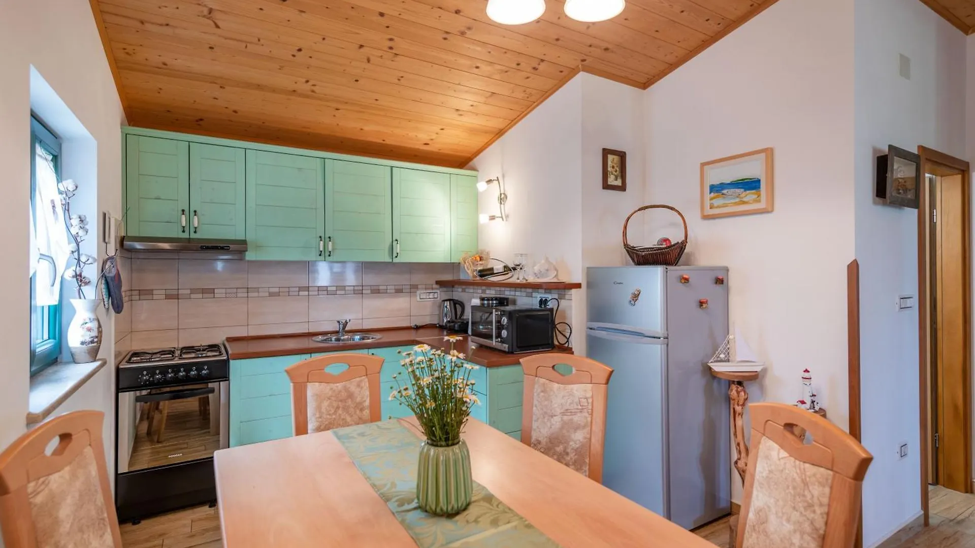Holiday home Villa Vrt, A Private And Fully Fenced Forest Retreat Heki